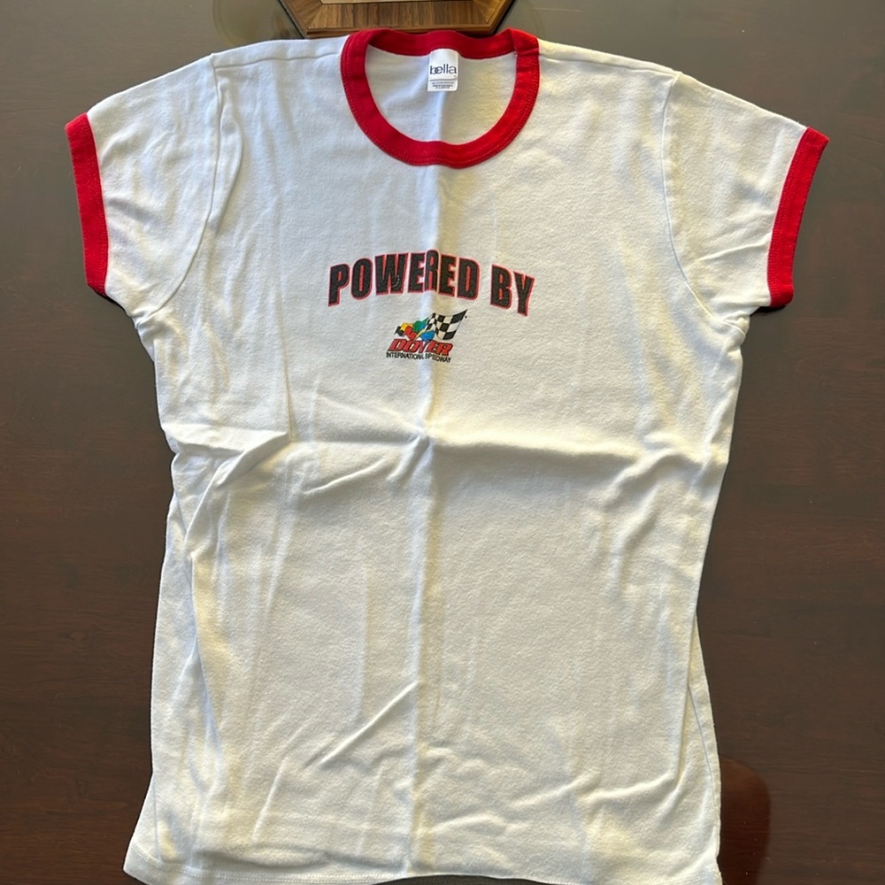 Dover Speedway women’s XL Tshirt. Excellent condition.